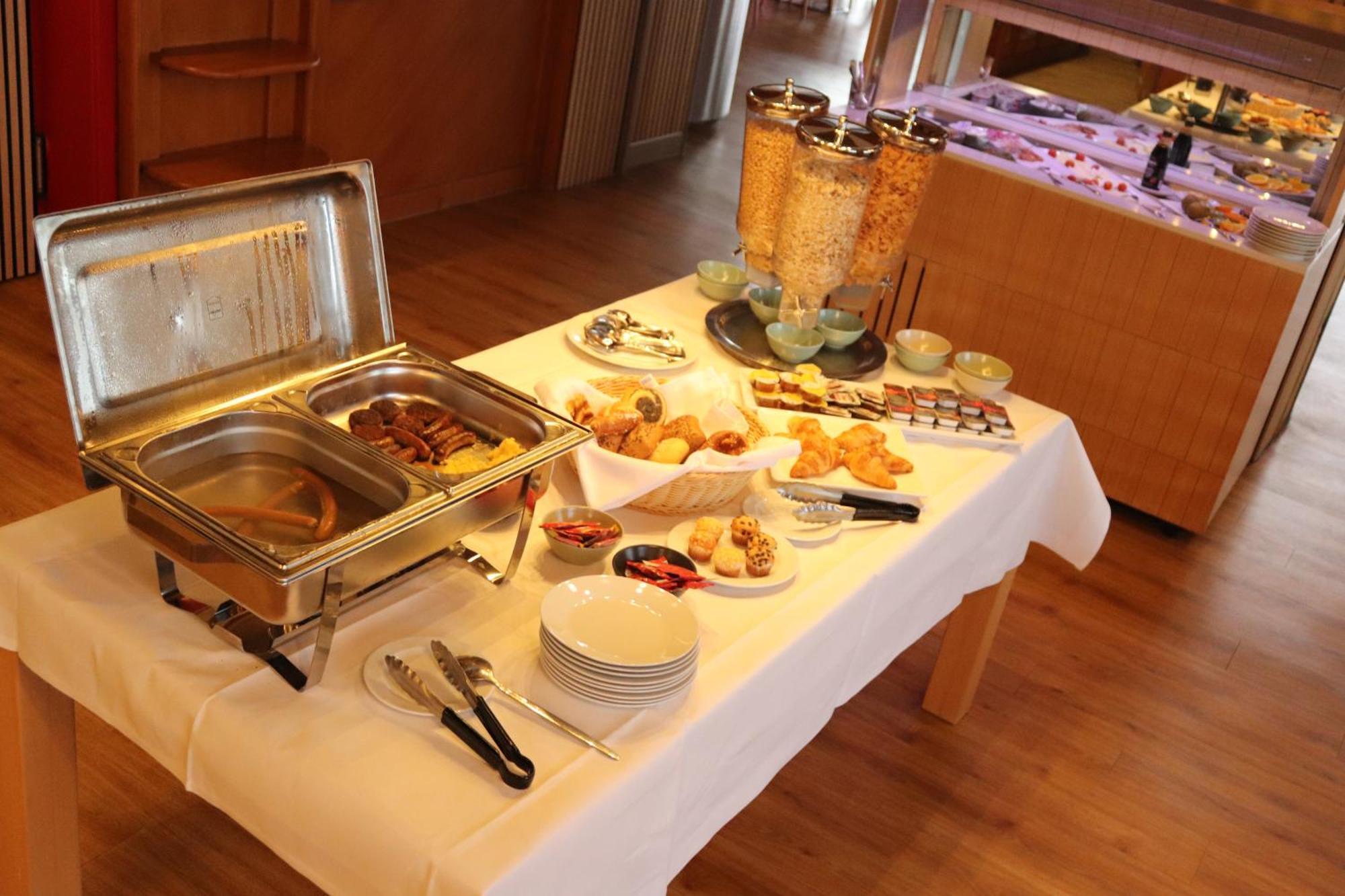 Hotel Donauhotel 3*