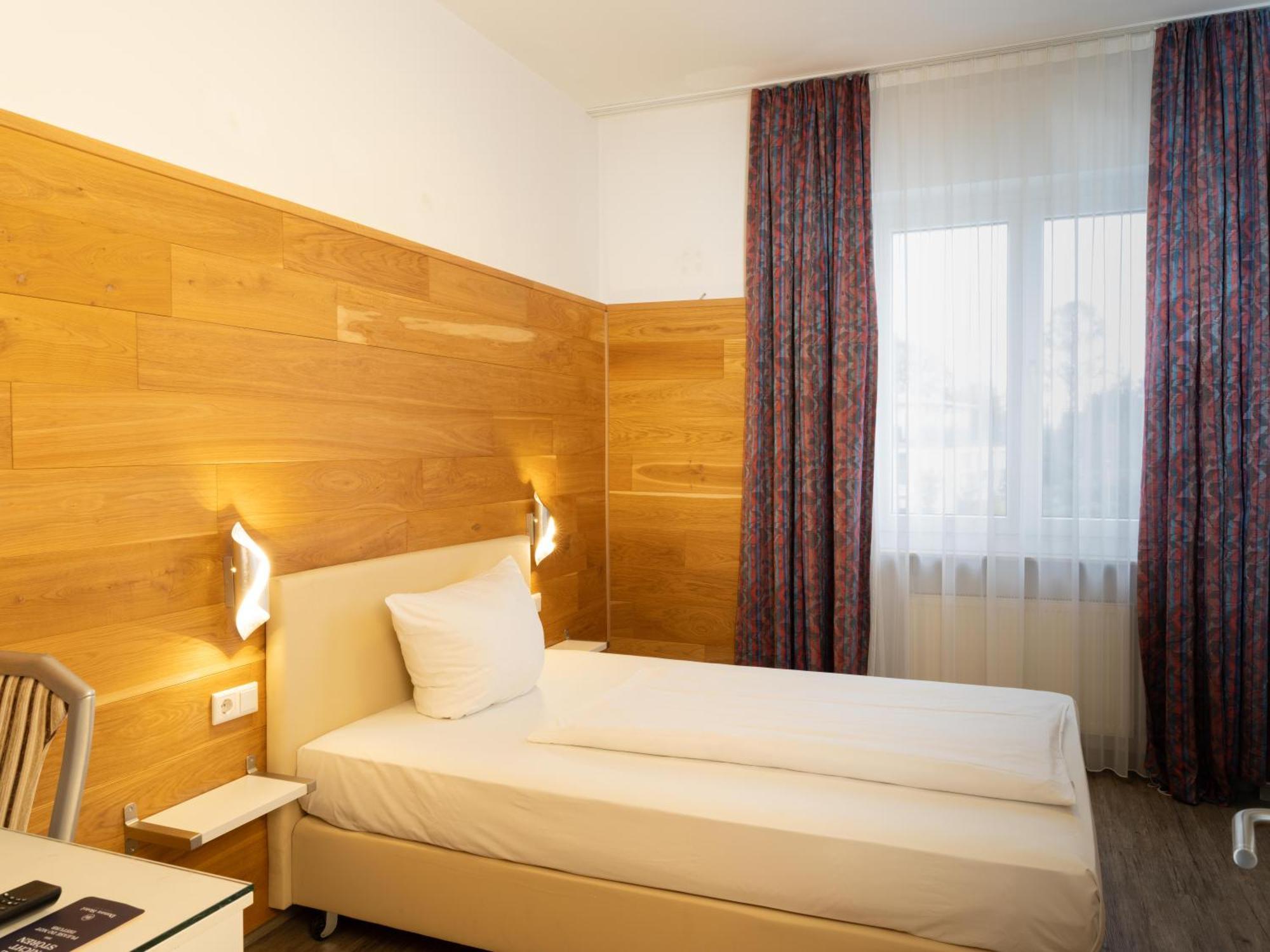 Donauhotel Hotel 3*